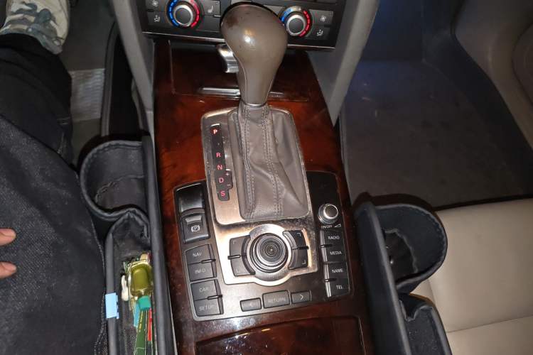 Used Audi A6L 2010 2.4L Comfort Edition Gear Lever