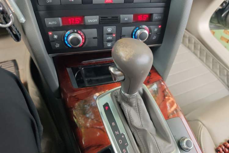 Used Audi A6L 2010 2.4L Technology Edition Gear Lever