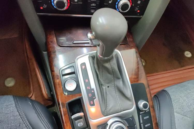 Used Audi A6L 2010 2.4L Comfort Edition Gear Lever