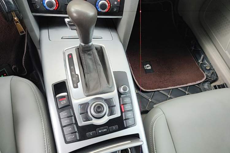 Used Audi A6L 2010 2.0 TFSI Automatic Standard Edition Gear Lever