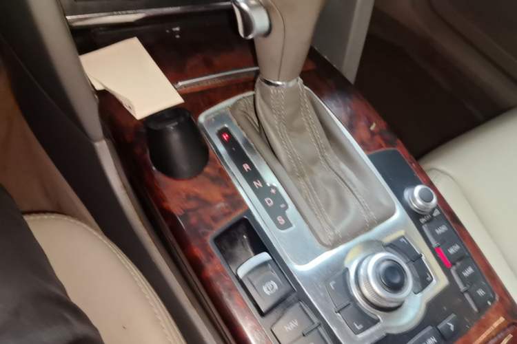 Used Audi A6L 2010 2.4L Technology Edition Gear Lever