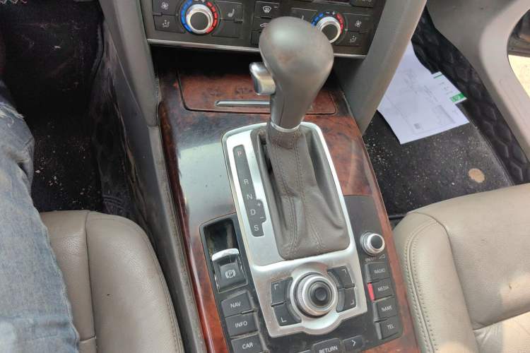Used Audi A6L 2010 2.4L Comfort Edition Gear Lever