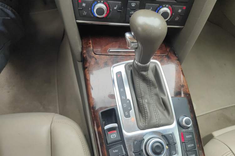 Used Audi A6L 2010 2.4L Comfort Edition Gear Lever