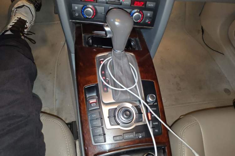 Used Audi A6L 2010 2.4L Technology Edition Gear Lever