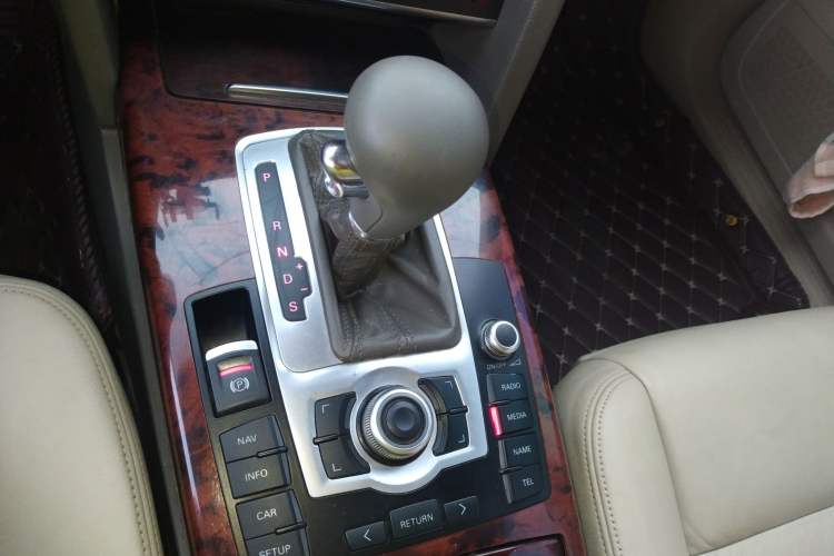 Used Audi A6L 2010 2.7 TDI Gear Lever