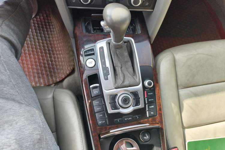 Used Audi A6L 2010 3.0 TFSI quattro Luxury Model Gear Lever