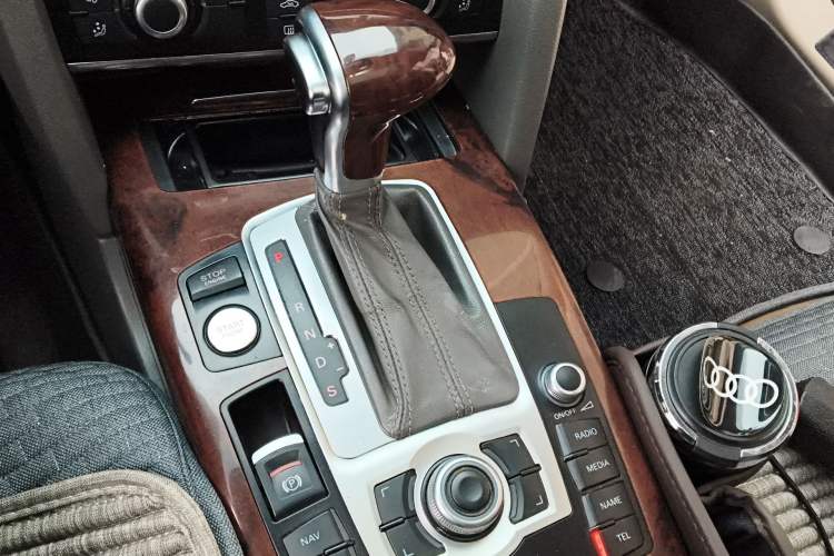 Used Audi A6L 2010 2.4L Technology Edition Gear Lever
