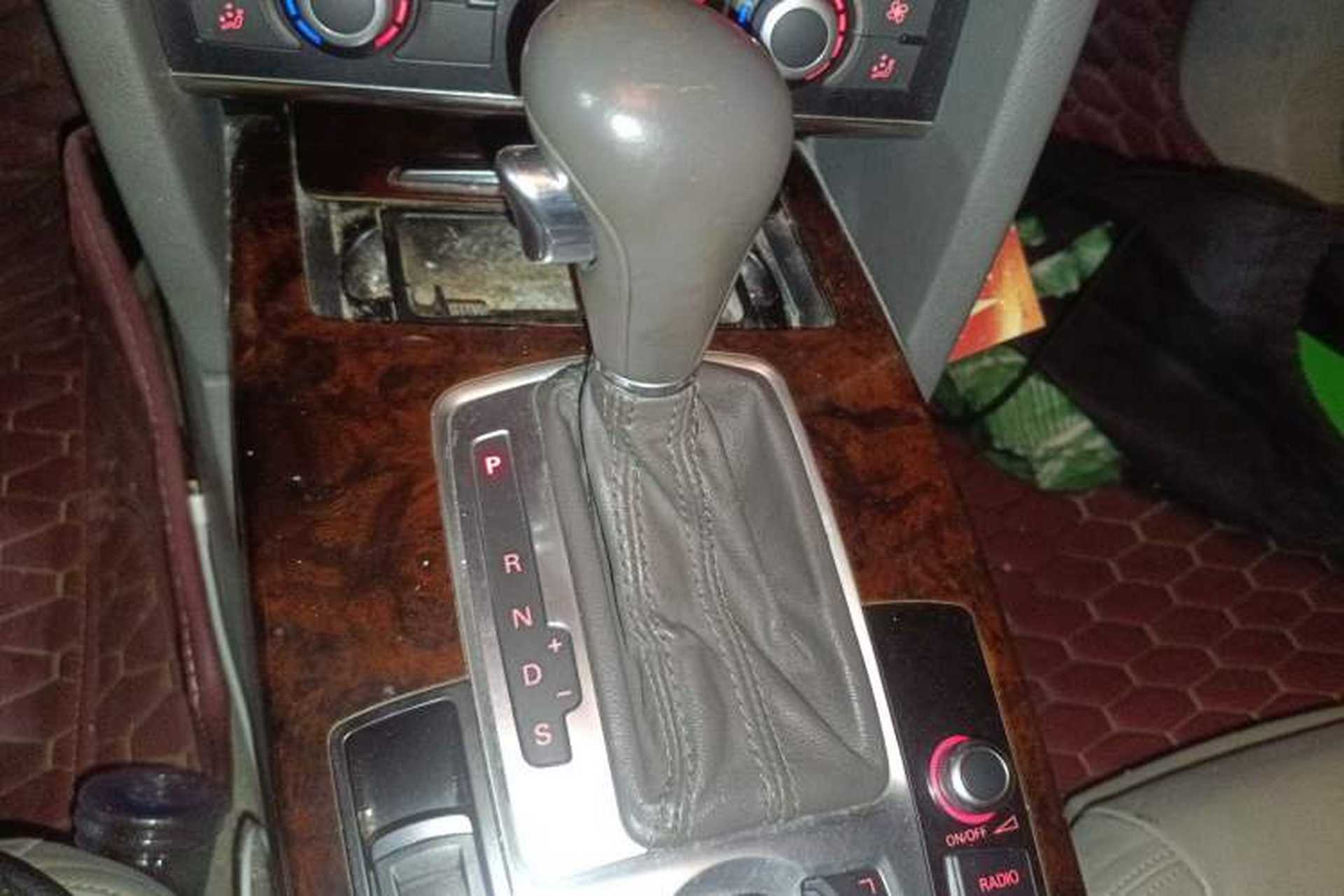 Used Audi A6L 2010 2.4L Comfort Edition Gear Lever