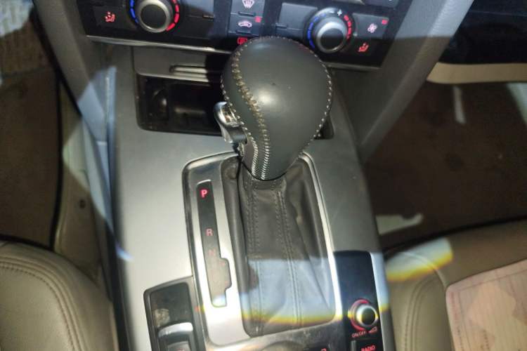 Used Audi A6L 2010 2.0 TFSI Automatic Standard Edition Gear Lever