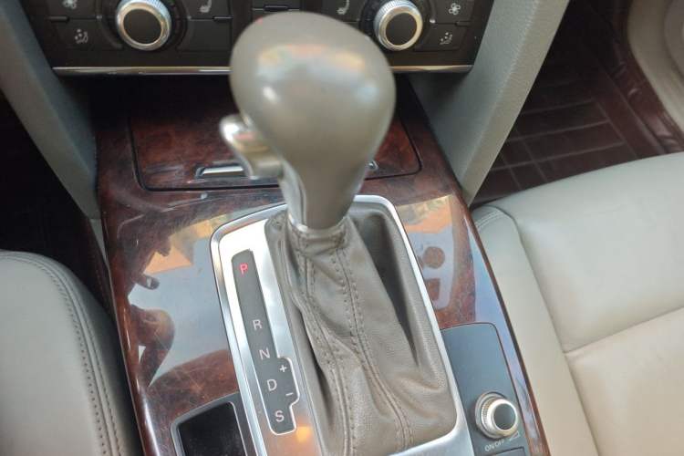 Used Audi A6L 2010 2.4L Comfort Edition Gear Lever