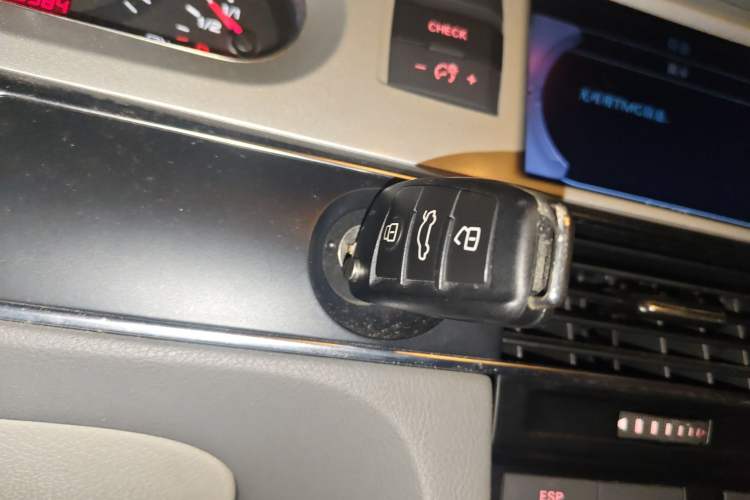 Used Audi A6L 2010 2.4L Technology Edition Interior 1