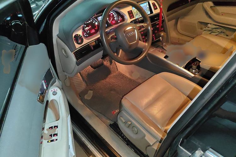 Used Audi A6L 2010 2.0 TFSI Automatic Standard Edition Interior 3