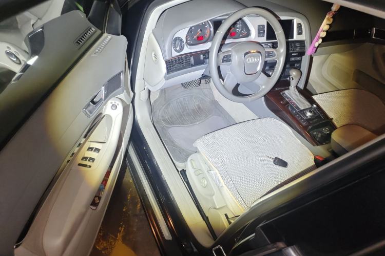 Used Audi A6L 2010 2.4L Technology Edition Interior 3