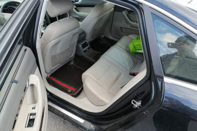 Used Audi A6L 2010 2.0 TFSI Automatic Standard Edition Left Rear Seat