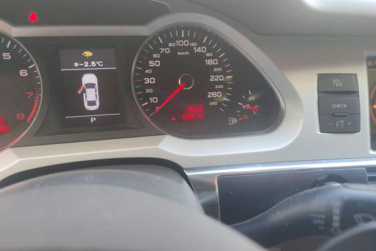 Used Audi A6L 2010 2.4L Technology Edition Odometer Close Up