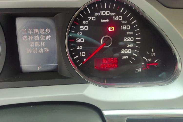 Used Audi A6L 2010 2.4L Luxury Edition Odometer Close Up