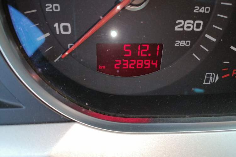 Used Audi A6L 2010 2.0 TFSI Automatic Standard Edition Odometer Close Up
