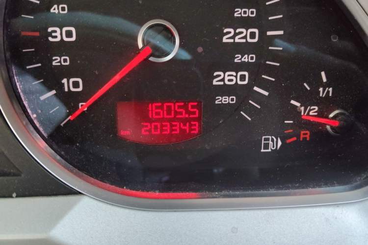 Used Audi A6L 2010 2.0 TFSI Automatic Standard Edition Odometer Close Up
