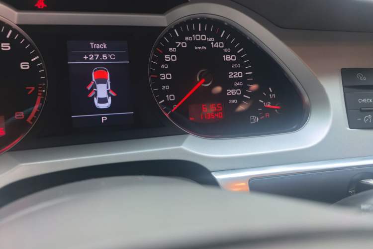Used Audi A6L 2010 2.4L Comfort Edition Odometer Close Up