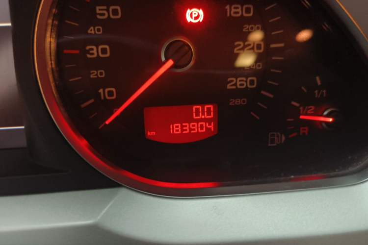 Used Audi A6L 2010 2.8 FSI Comfort Model Odometer Close Up