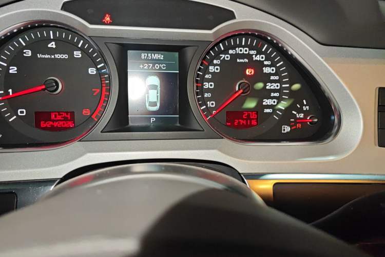 Used Audi A6L 2010 2.0 TFSI Automatic Standard Edition Odometer Close Up