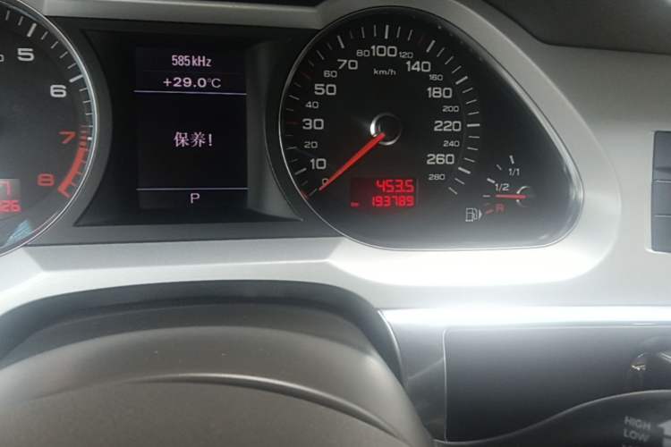 Used Audi A6L 2010 2.4L Comfort Edition Odometer Close Up