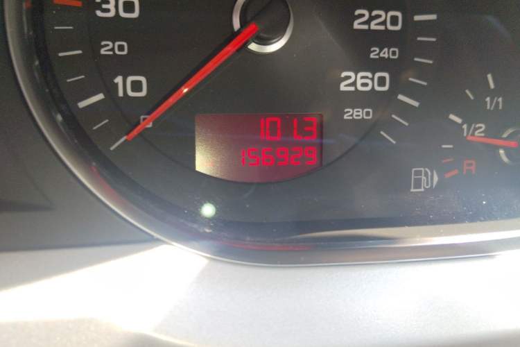 Used Audi A6L 2010 2.4L Comfort Edition Odometer Close Up