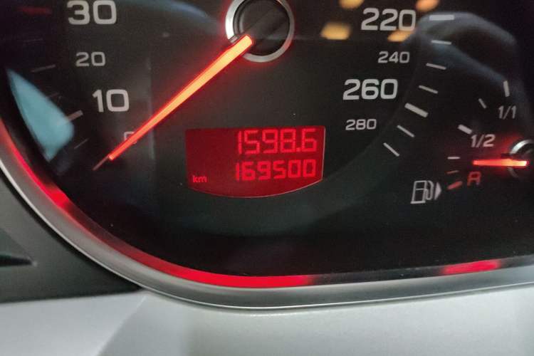 Used Audi A6L 2010 2.4L Comfort Edition Odometer Close Up