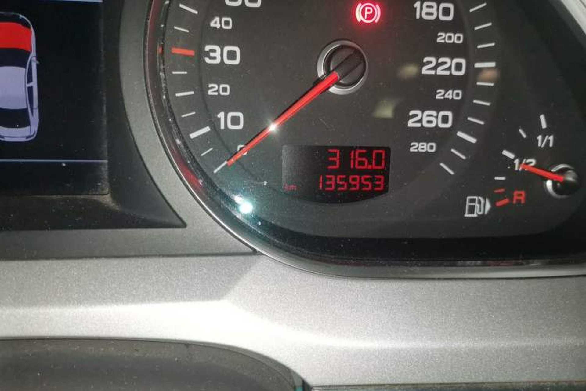 Used Audi A6L 2010 2.0 TFSI Manual Standard Edition Odometer Close Up