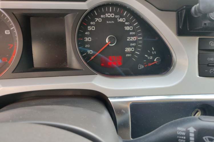 Used Audi A6L 2010 2.4L Technology Edition Odometer Close Up