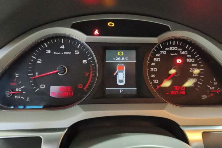 Used Audi A6L 2010 2.0 TFSI Automatic Standard Edition Odometer Close Up