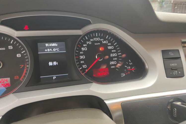 Used Audi A6L 2010 2.4L Comfort Edition Odometer Close Up
