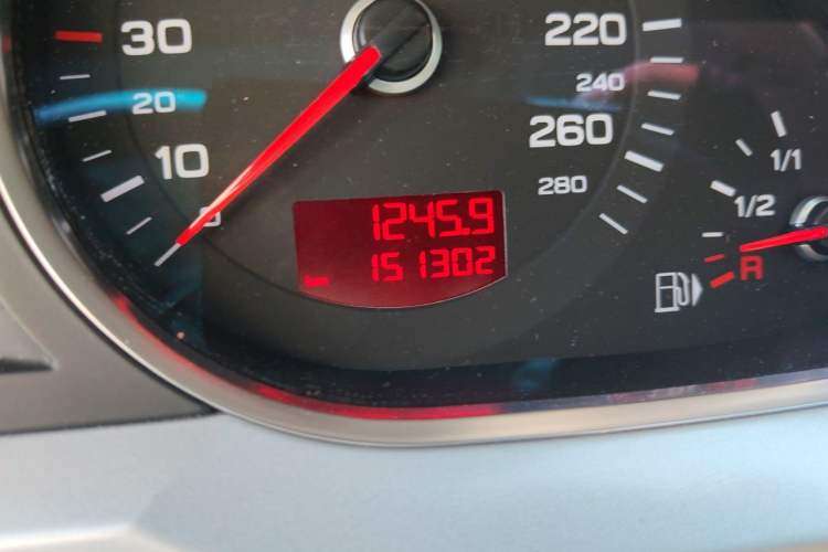 Used Audi A6L 2010 2.0 TFSI Automatic Standard Edition Odometer Close Up