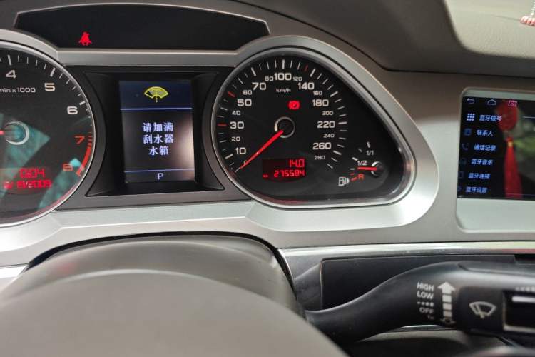 Used Audi A6L 2010 2.0 TFSI Automatic Standard Edition Odometer Close Up