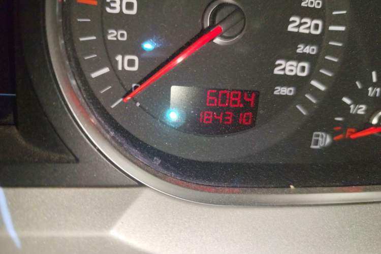 Used Audi A6L 2010 2.0 TFSI Automatic Standard Edition Odometer Close Up