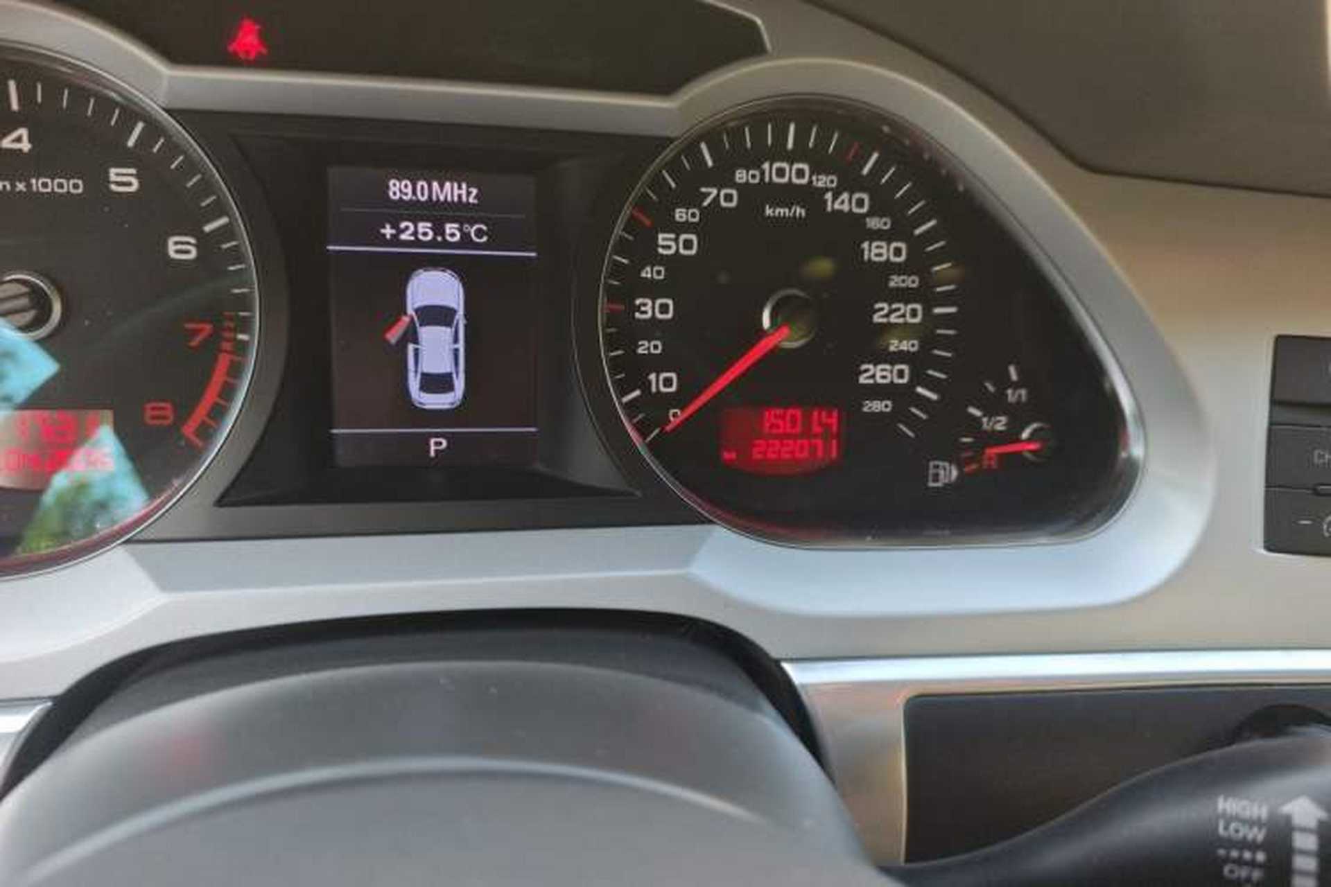 Used Audi A6L 2010 2.4L Comfort Edition Odometer Close Up