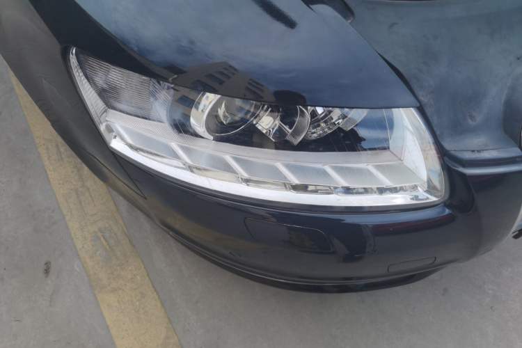 Used Audi A6L 2010 2.0 TFSI Manual Standard Edition Right Front Headlight