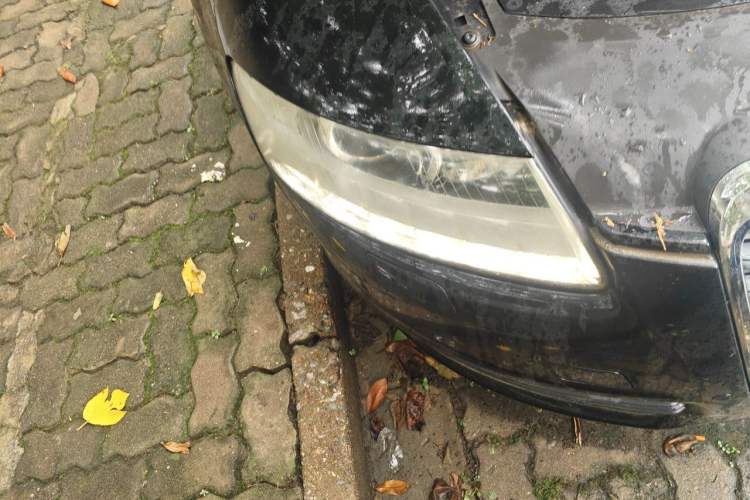 Used Audi A6L 2010 2.0 TFSI Automatic Standard Edition Right Front Headlight