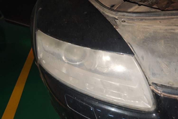 Used Audi A6L 2010 2.0 TFSI Automatic Standard Edition Right Front Headlight