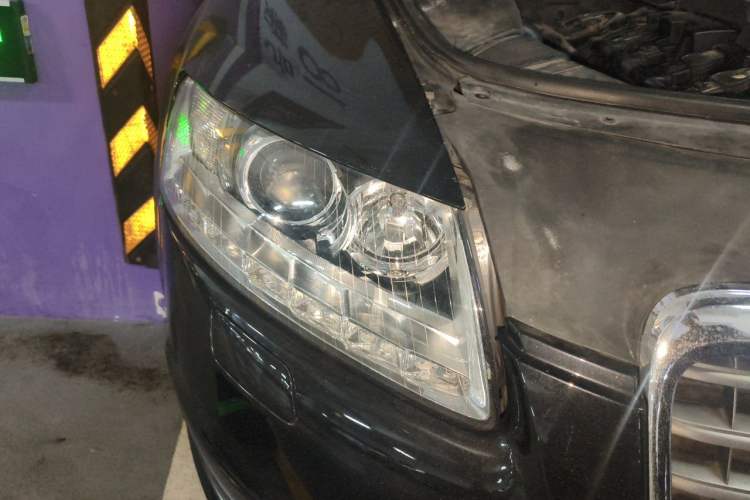 Used Audi A6L 2010 2.0 TFSI Automatic Standard Edition Right Front Headlight