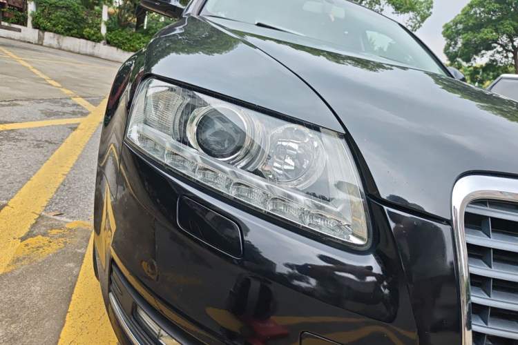 Used Audi A6L 2010 2.0 TFSI Automatic Standard Edition Right Front Headlight