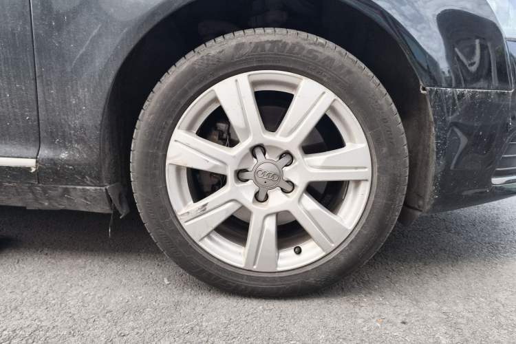Used Audi A6L 2010 2.4L Comfort Edition Right Front Wheel Hub