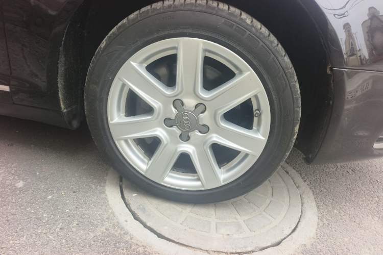 Used Audi A6L 2010 2.8 FSI quattro Luxury Model Right Front Wheel Hub