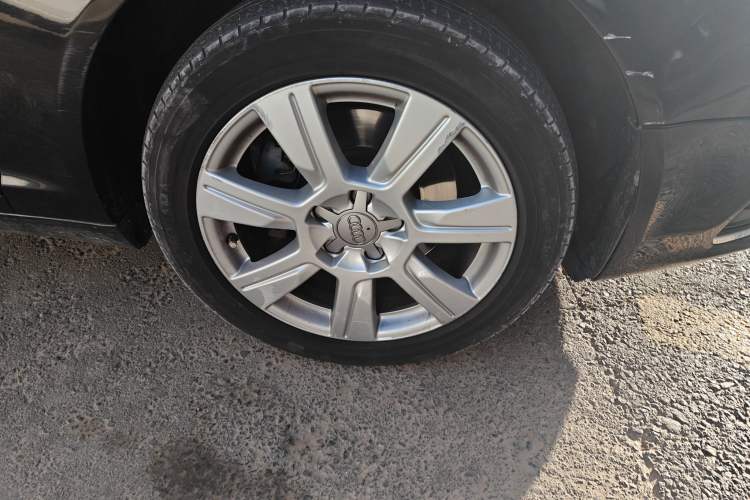 Used Audi A6L 2010 2.4L Comfort Edition Right Front Wheel Hub