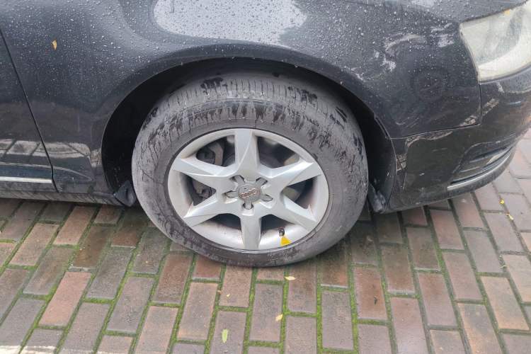 Used Audi A6L 2010 2.0 TFSI Automatic Standard Edition Right Front Wheel Hub