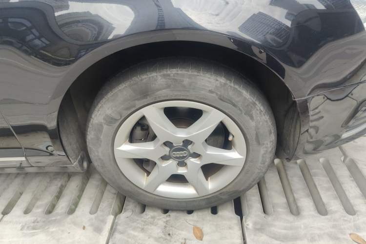 Used Audi A6L 2010 2.0 TFSI Automatic Standard Edition Right Front Wheel Hub
