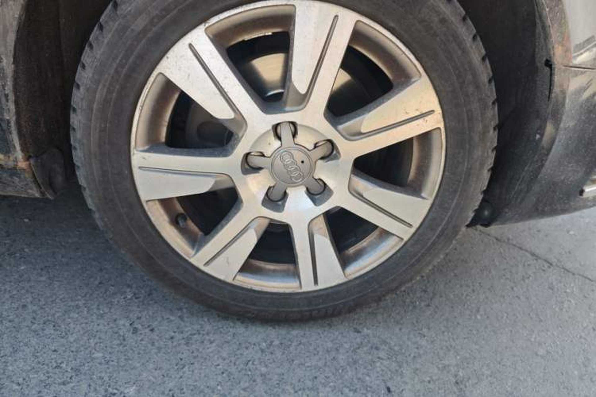 Used Audi A6L 2010 2.4L Comfort Edition Right Front Wheel Hub