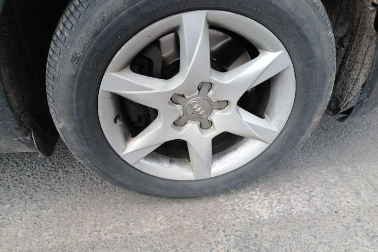 Used Audi A6L 2010 2.0 TFSI Automatic Standard Edition Right Front Wheel Hub