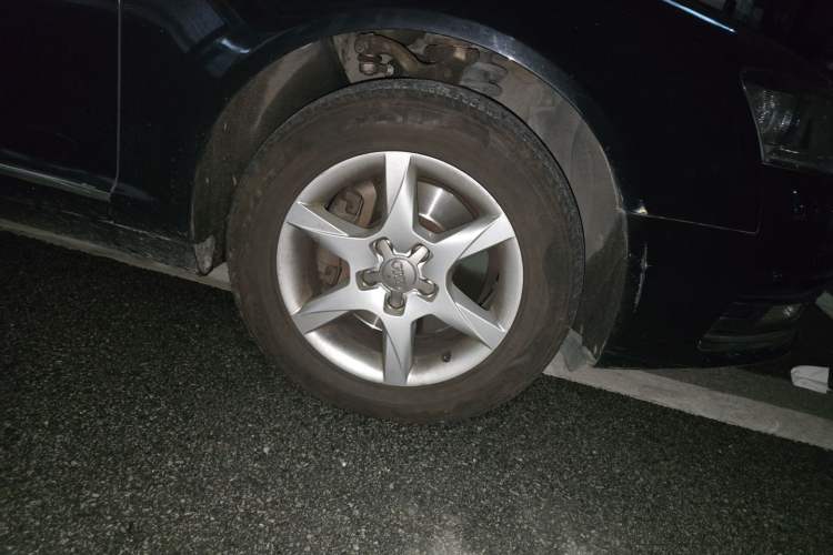 Used Audi A6L 2010 2.0 TFSI Automatic Standard Edition Right Front Wheel Hub