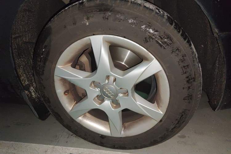 Used Audi A6L 2010 2.0 TFSI Automatic Standard Edition Right Front Wheel Hub